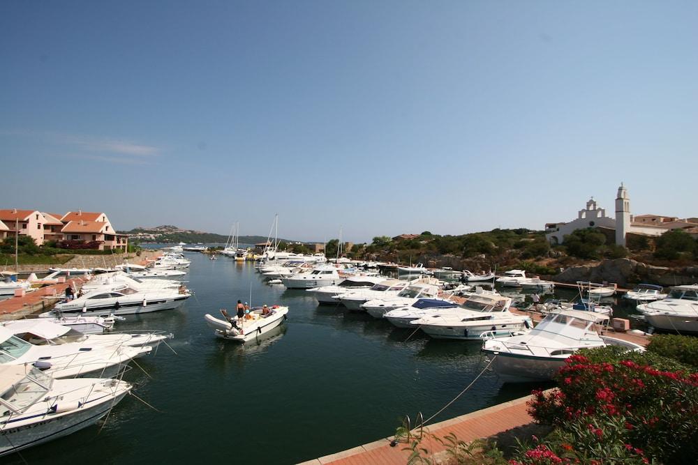 Le Corti Di Marinella Aparthotel 3*